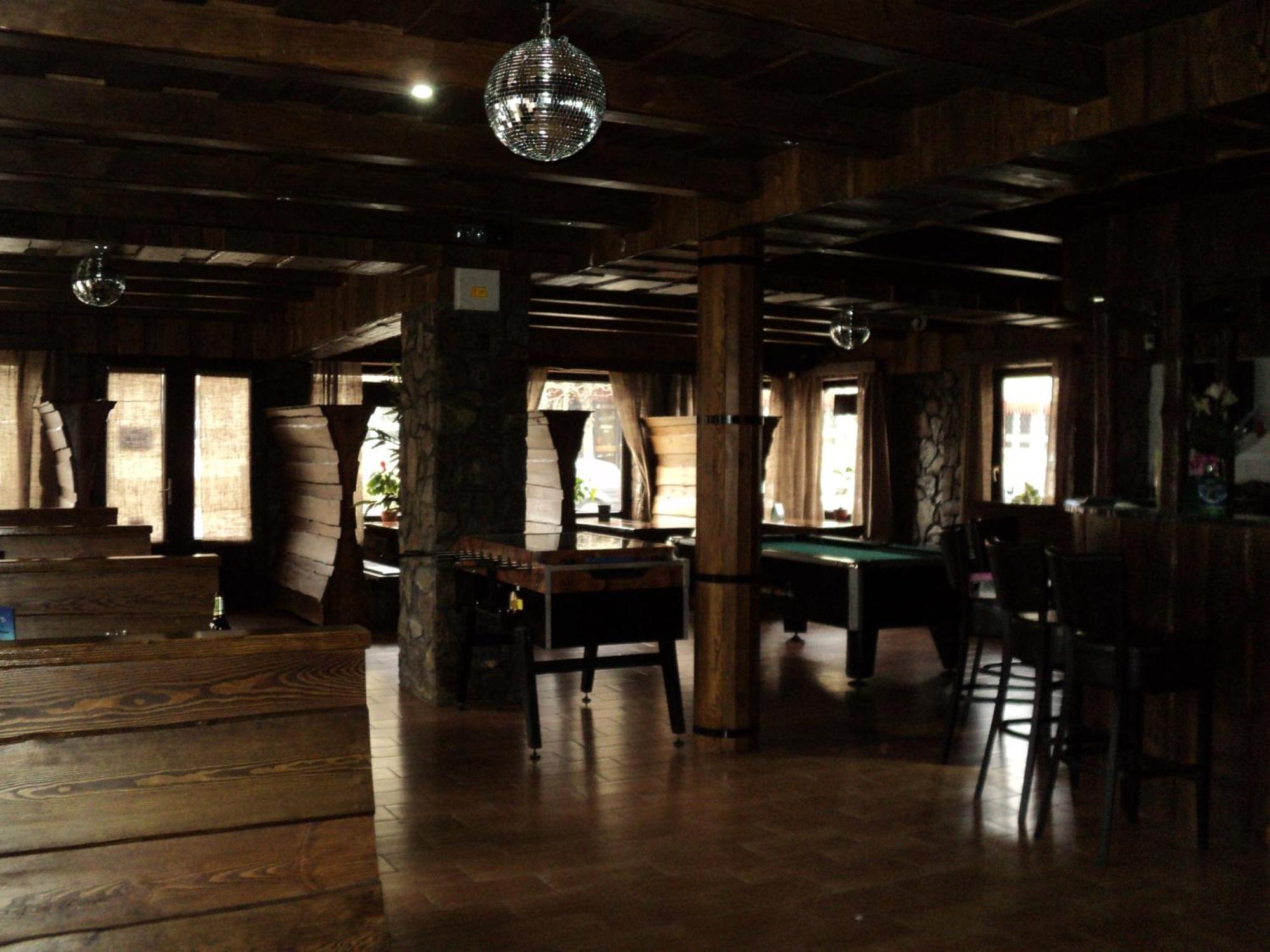Kovacs Hotel Superior วาชาโรชนาเมนี ภายนอก รูปภาพ